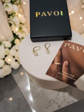 PAVOI Gold Pearl Drop Earrings - Cream Pearl Teardrops